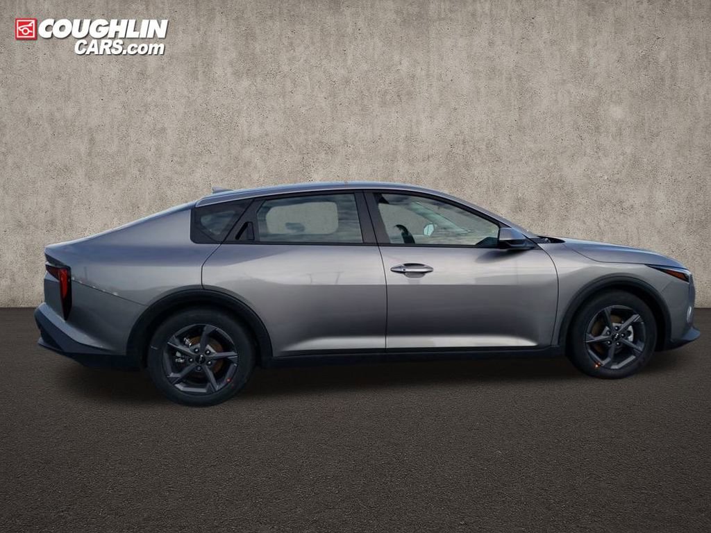 New 2025 Kia K4 LXS image 9
