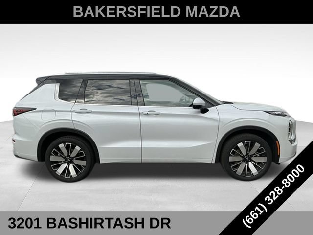 Used 2025 Mitsubishi Outlander SEL FWD image 2