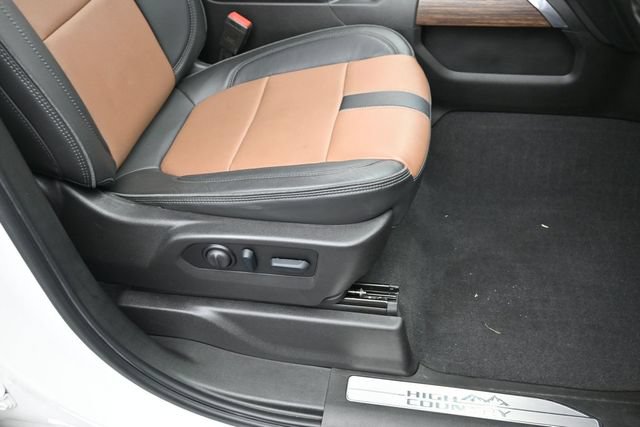 Used 2022 Chevrolet Silverado 1500 High Country AWD/4WD image 33