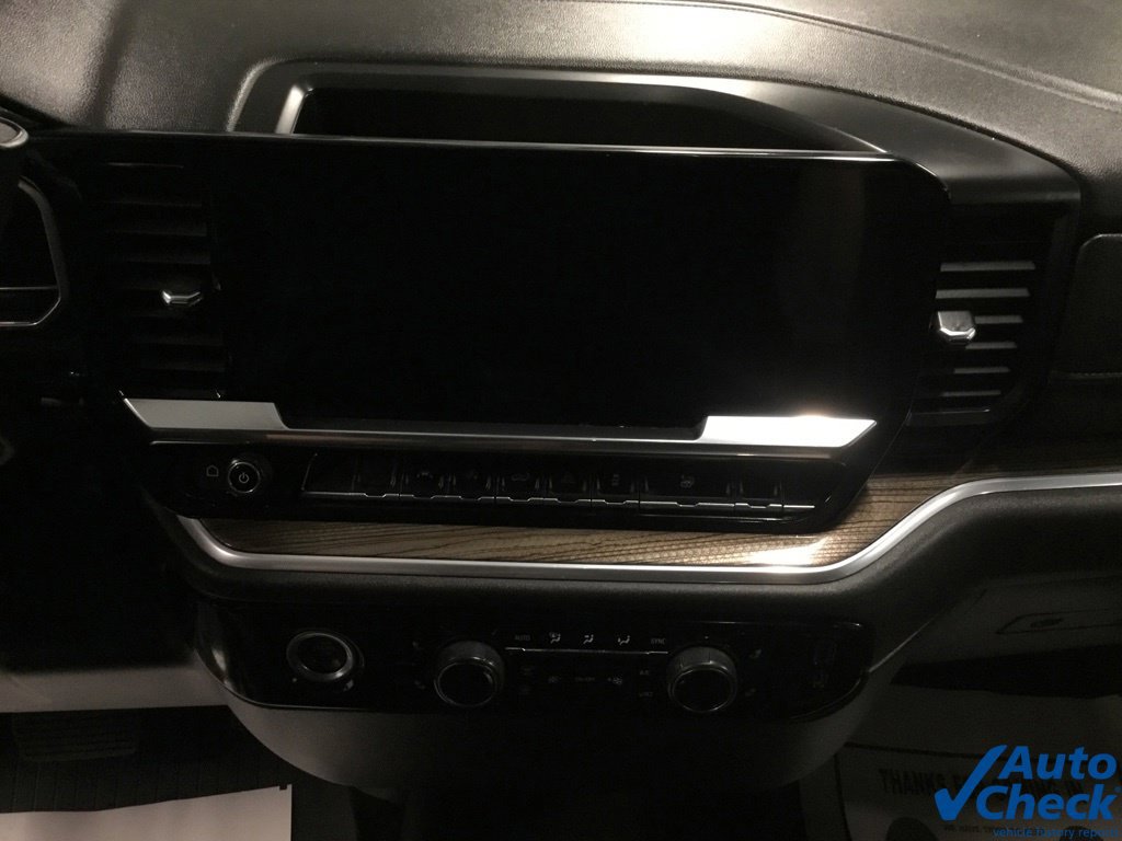 Used 2022 Chevrolet Silverado 1500 LT AWD/4WD image 34