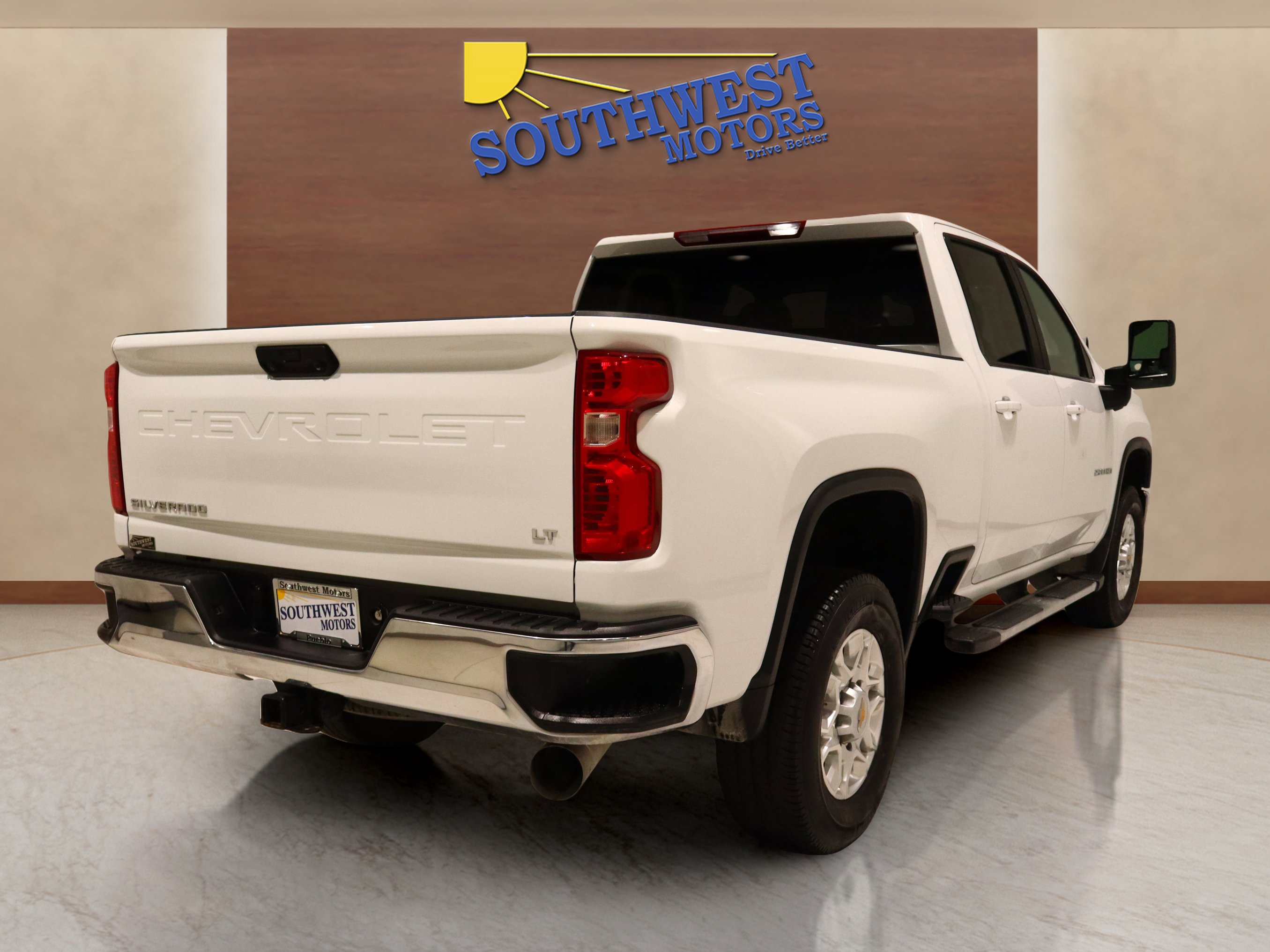 Used 2024 Chevrolet Silverado 2500 LT image 4