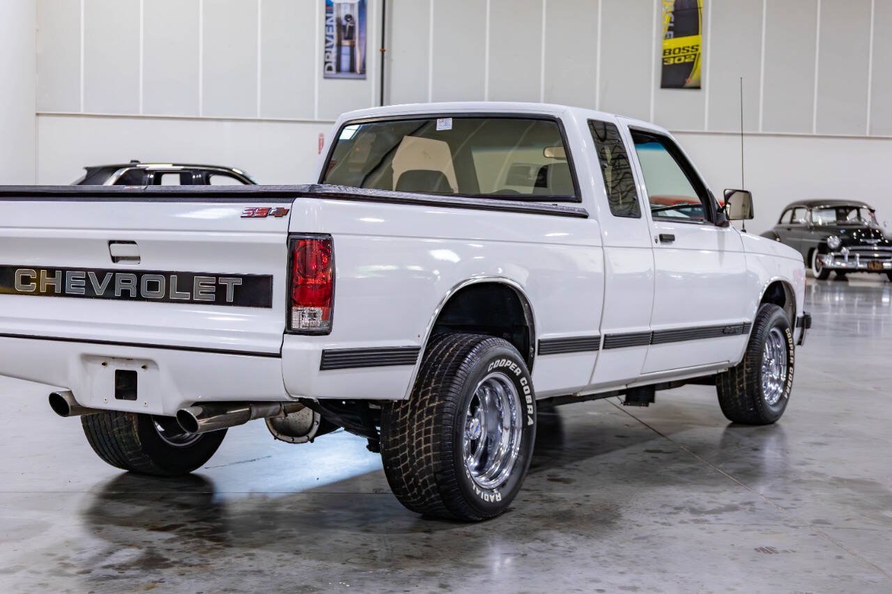 Used 1993 Chevrolet S10 Pickup 2WD Extended Cab image 28