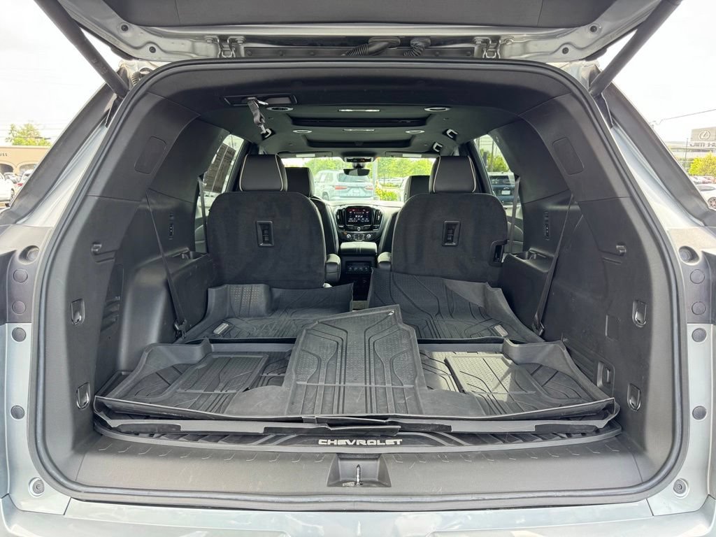 Used 2023 Chevrolet Traverse Premier FWD image 42