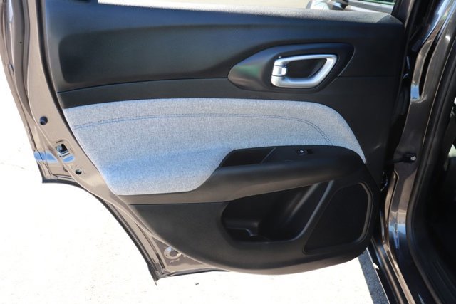 Used 2023 Jeep Compass Sport image 11