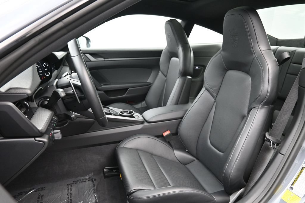 Certified 2024 Porsche 911 Carrera RWD image 5