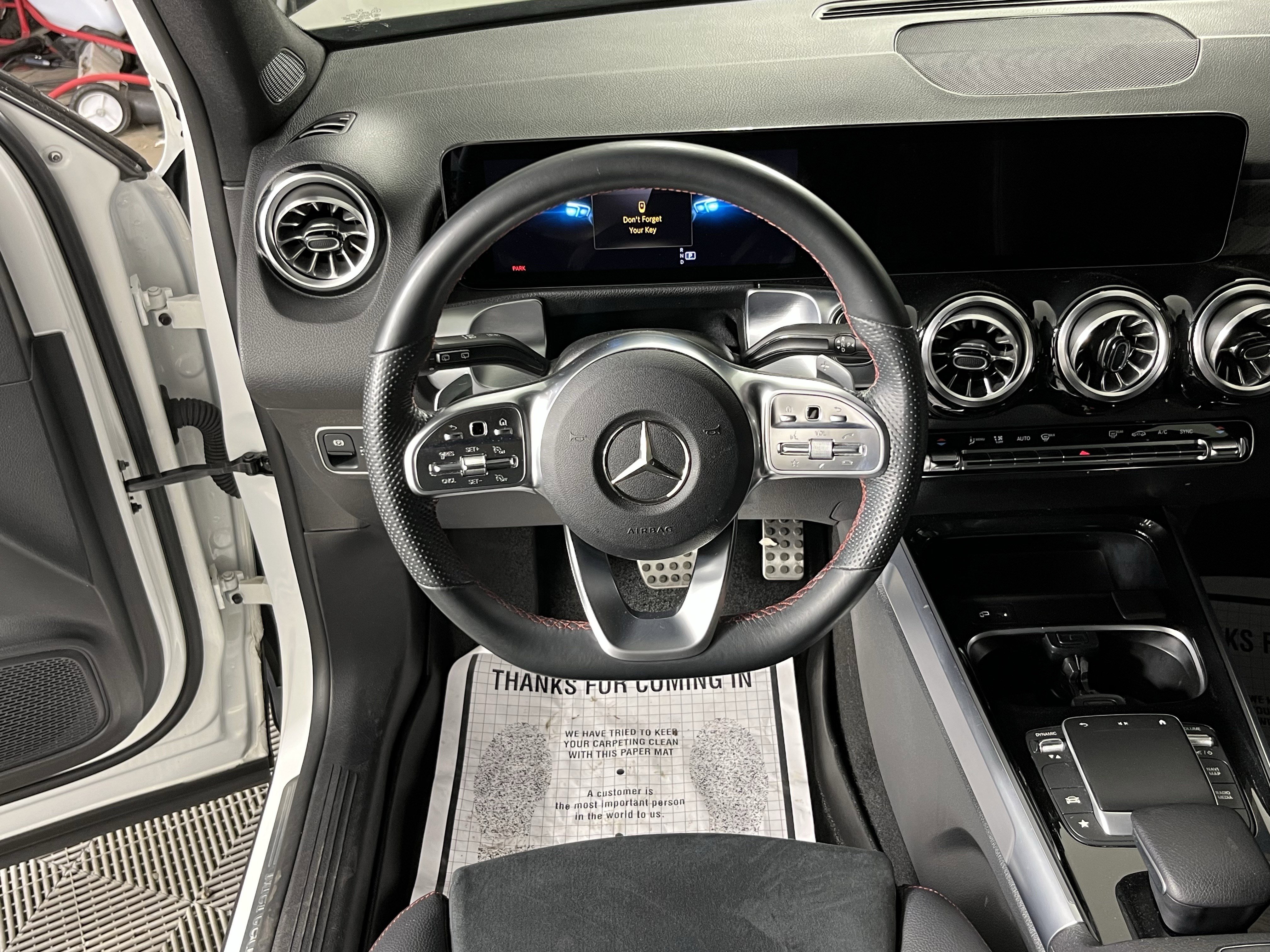 Used 2022 Mercedes-Benz GLB 250 4MATIC image 12