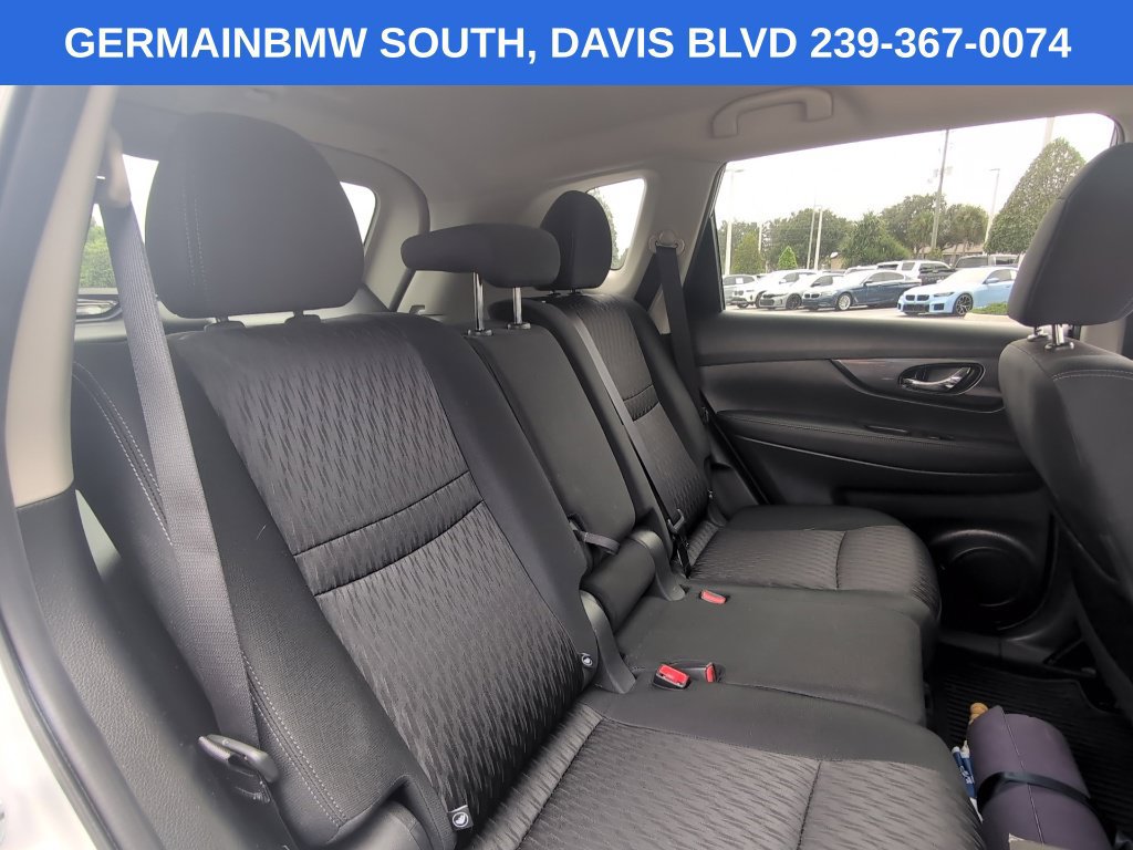 Used 2018 Nissan Rogue SV FWD image 15