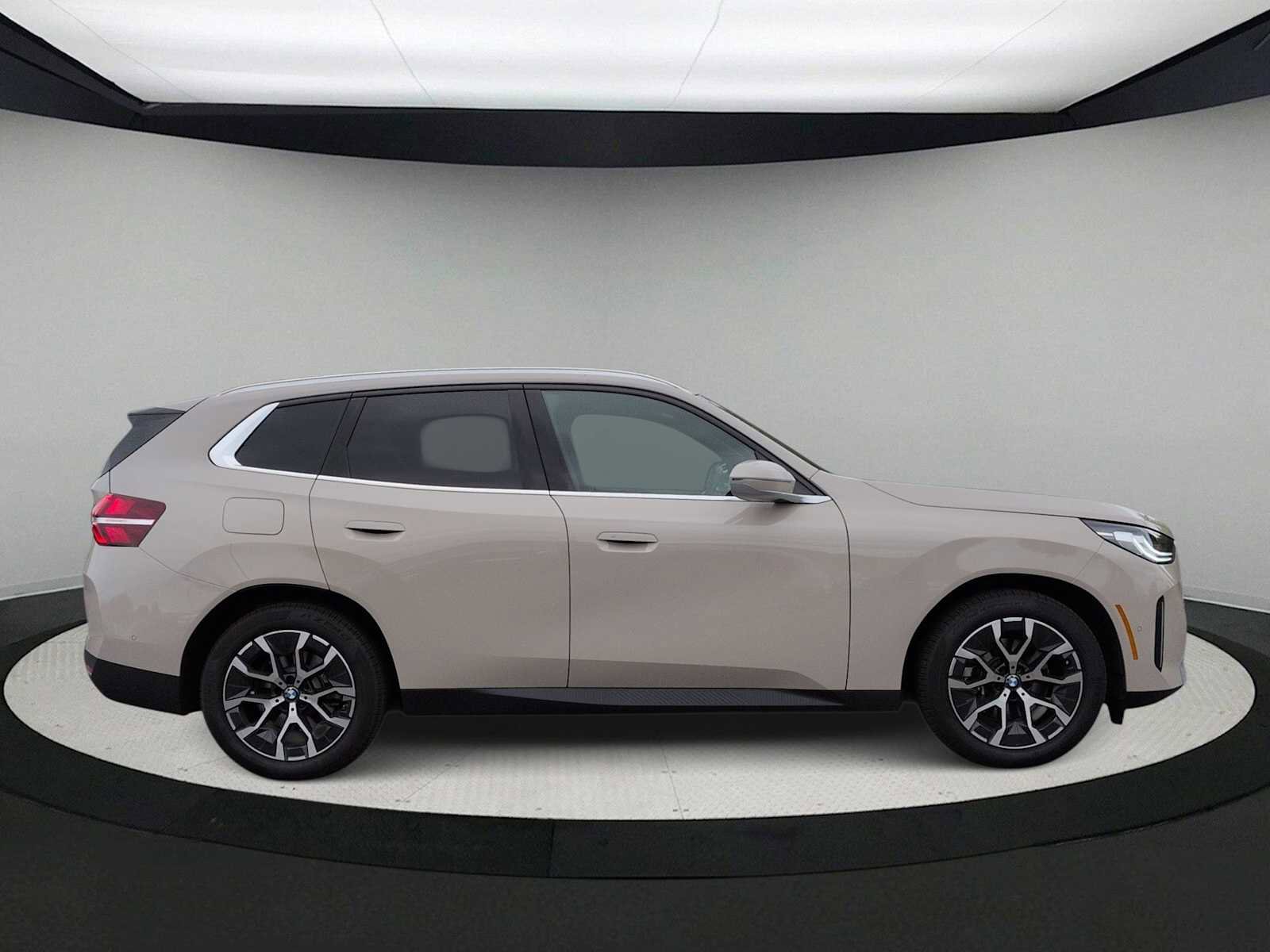 Used 2025 BMW X3 xDrive30i w/ Convenience Package AWD/4WD image 9