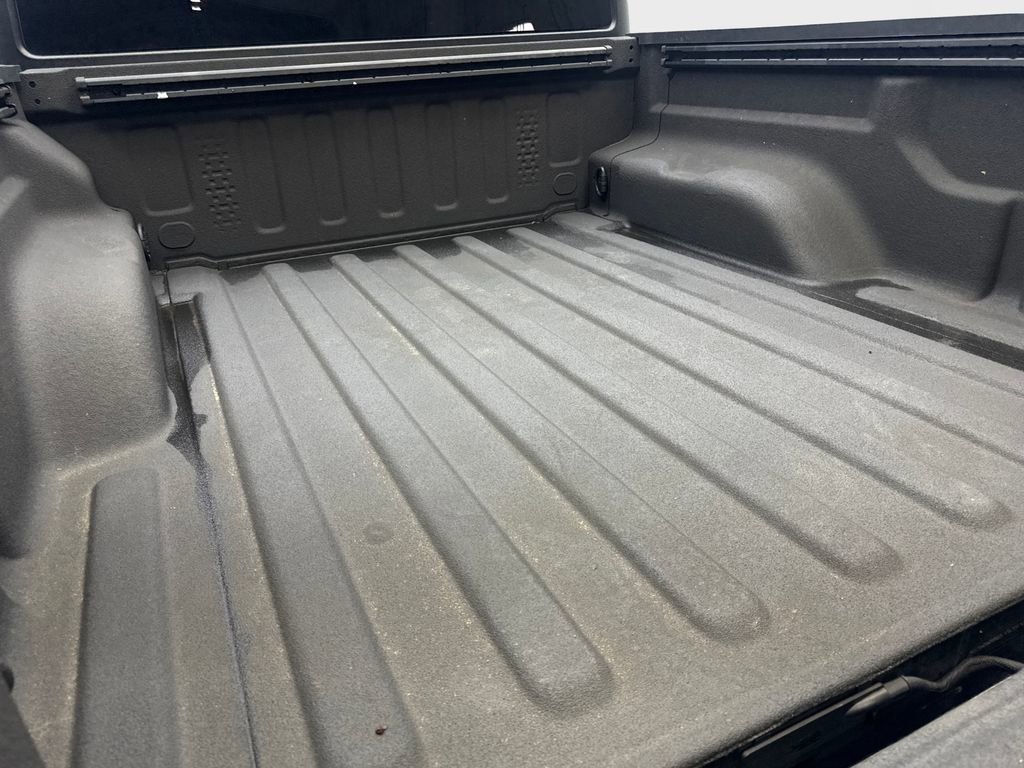 Used 2024 Jeep Gladiator Rubicon w/ Technology Group AWD/4WD image 82