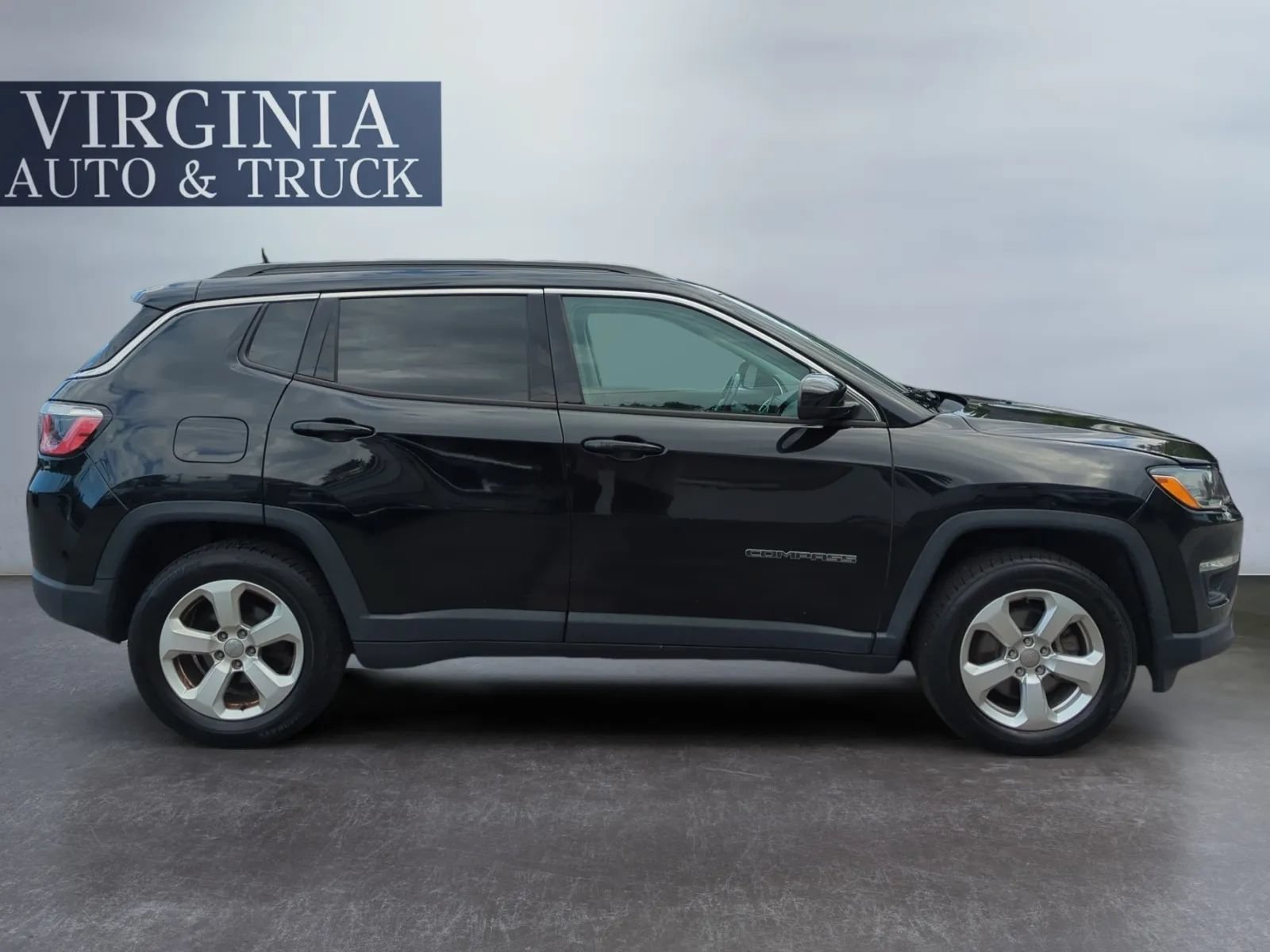 Used 2018 Jeep Compass Latitude w/ Popular Equipment Group AWD/4WD image 7