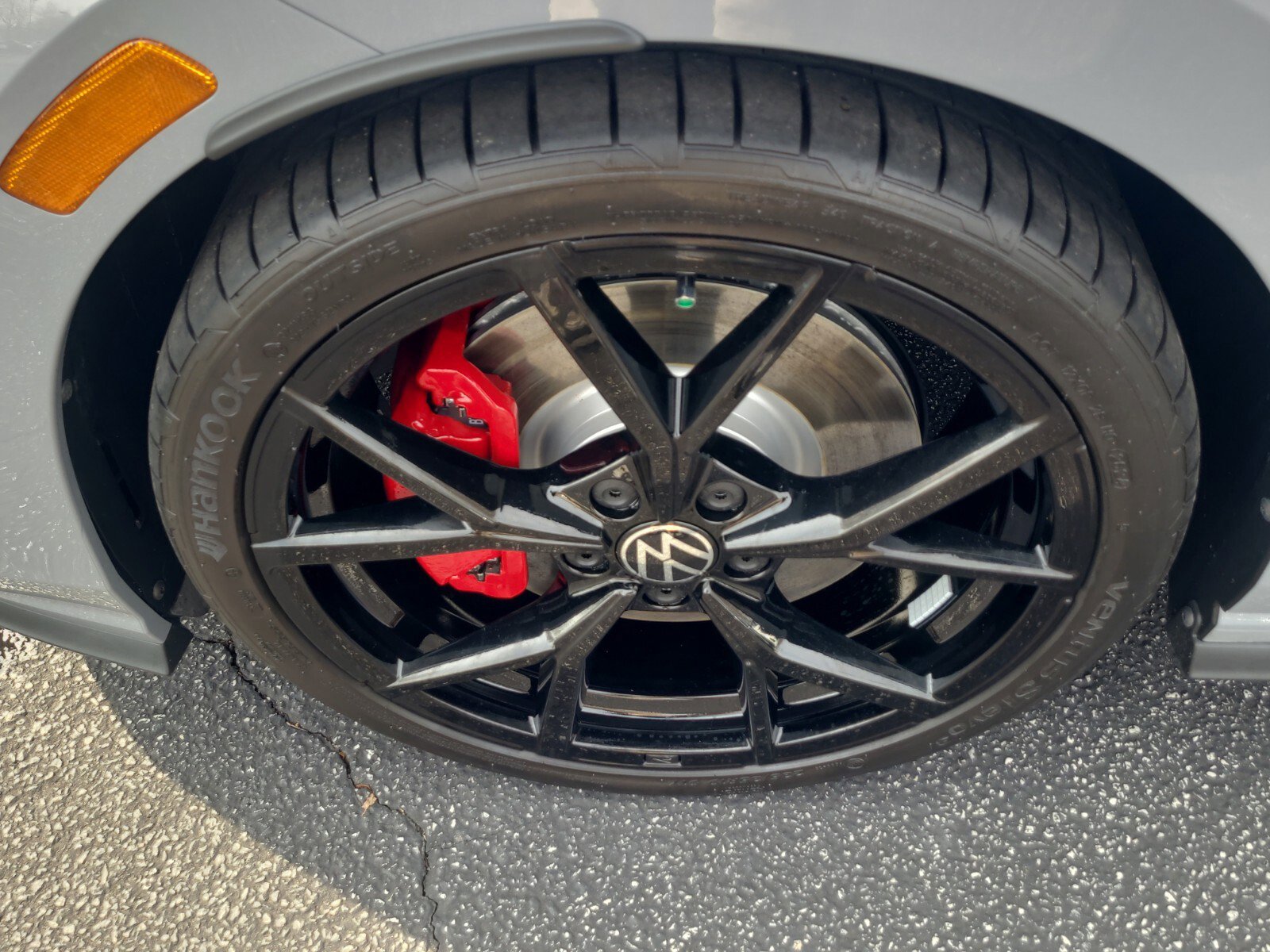 Used 2024 Volkswagen GTI SE image 9