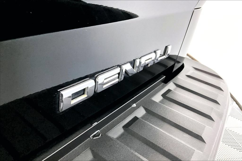 Used 2016 GMC Sierra 1500 Denali w/ Enhanced Driver Alert Package AWD/4WD image 14