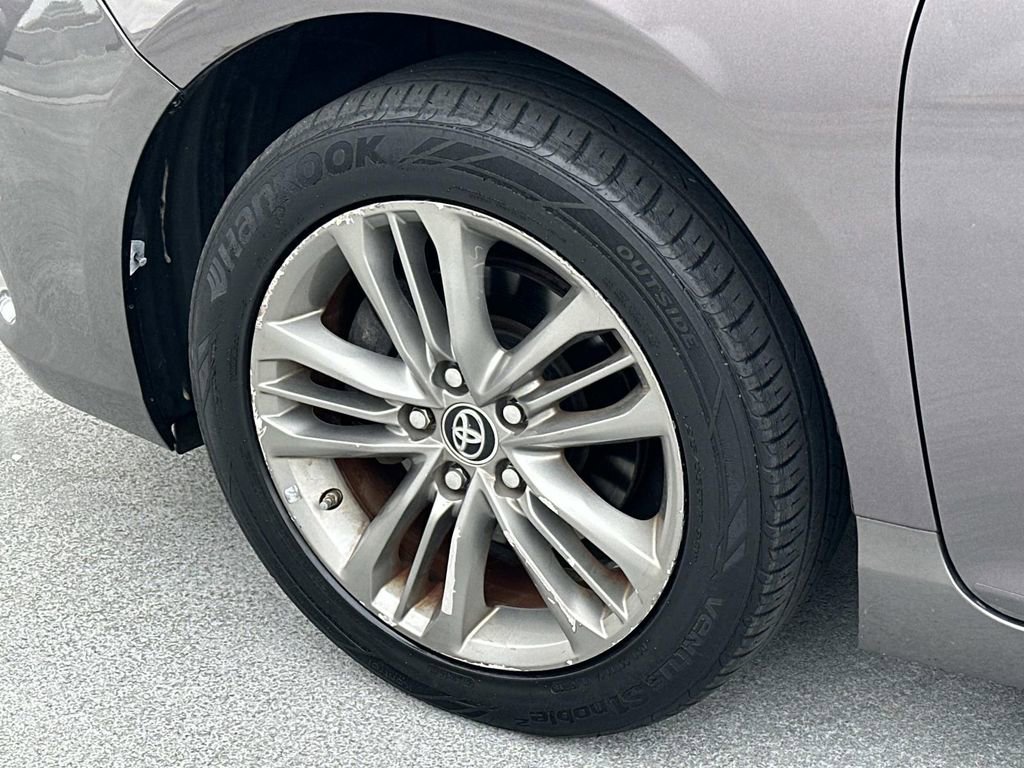 Used 2016 Toyota Camry XLE image 31