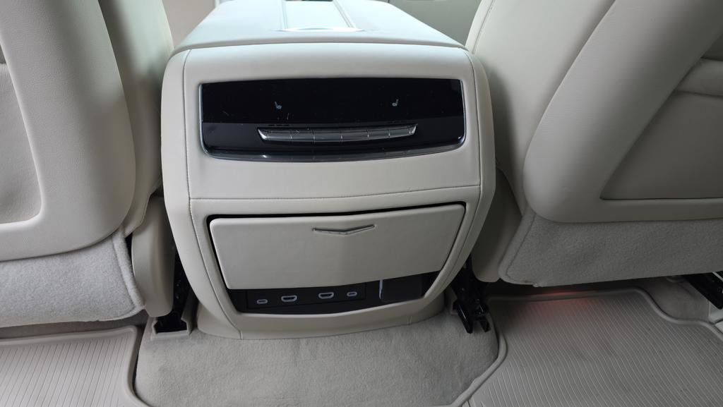 Certified 2024 Cadillac Escalade Sport Platinum w/ Heavy-Duty Trailer Package image 25