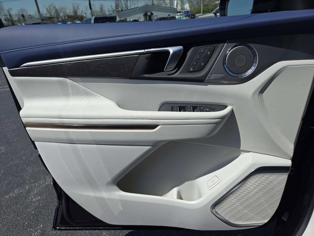 New 2025 Buick Enclave Avenir w/ Super Cruise Package image 28