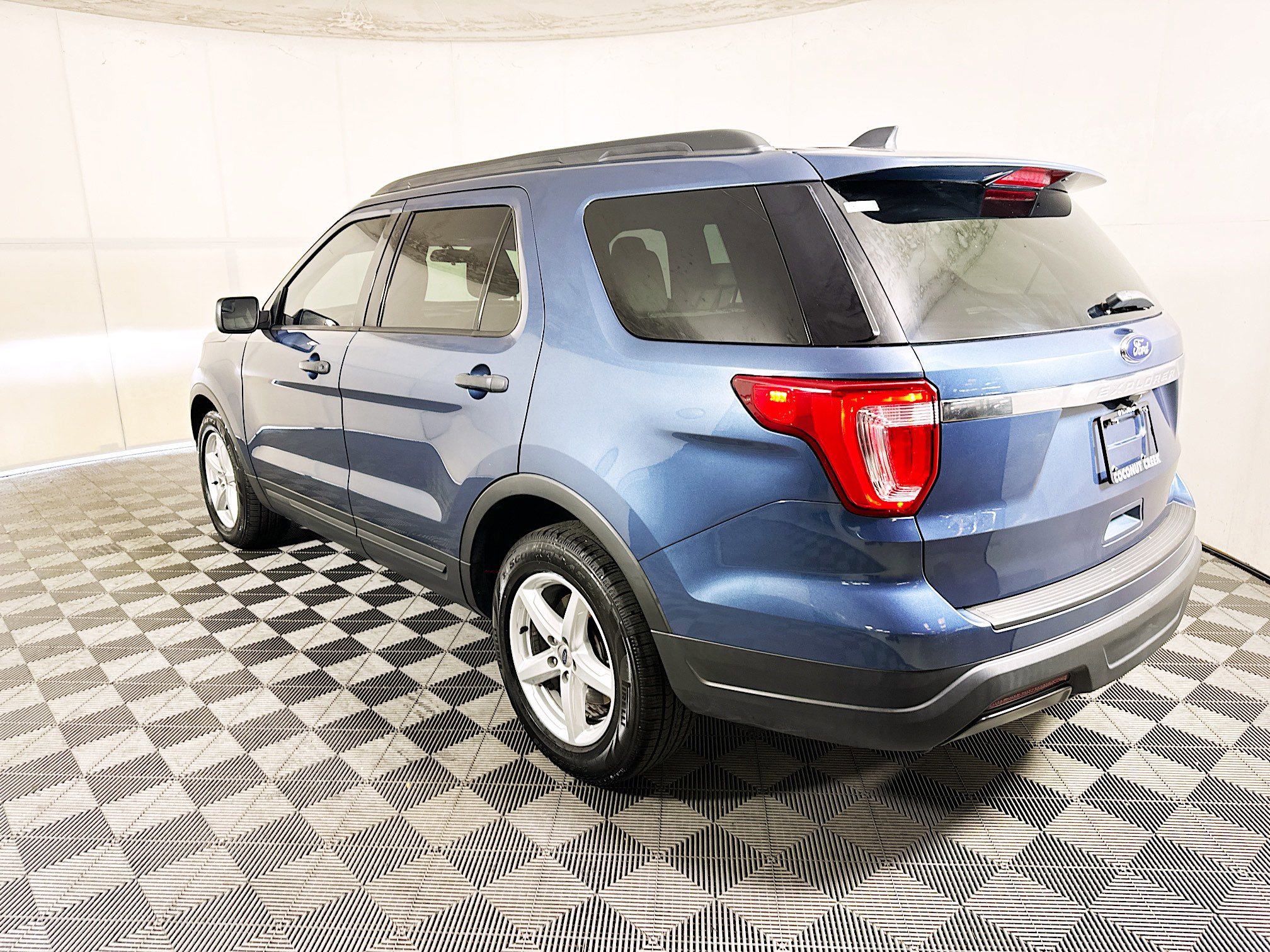 Used 2019 Ford Explorer FWD image 5