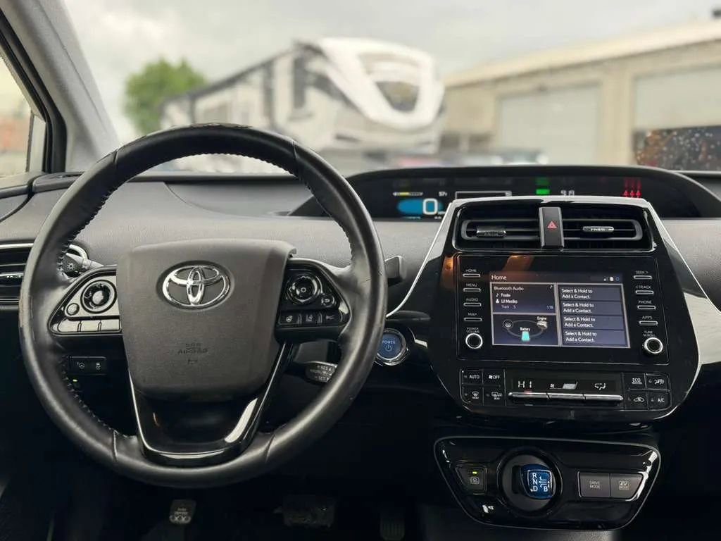 Used 2020 Toyota Prius XLE w/ Preferred Accessory Package image 19