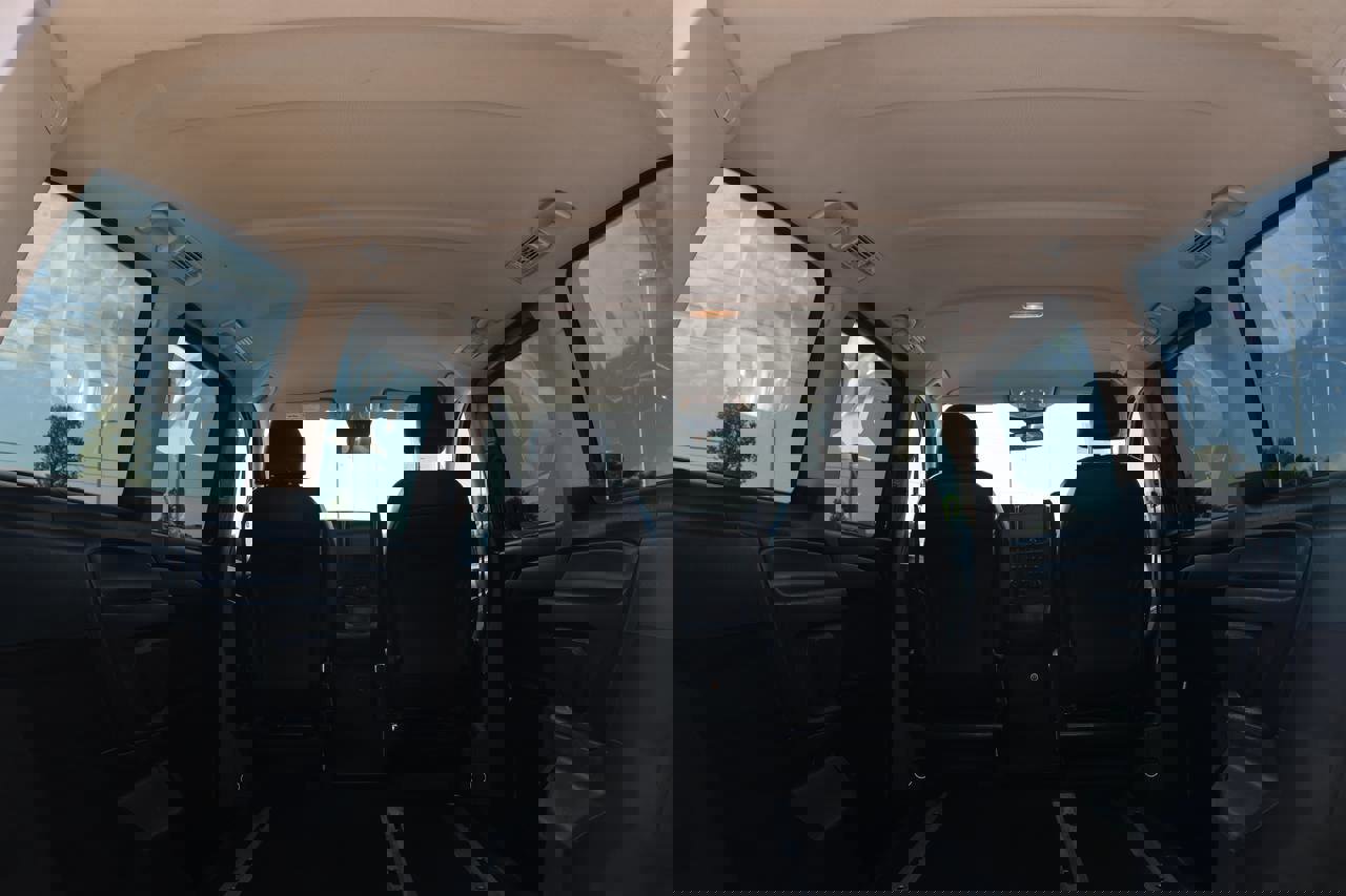 Used 2018 Mercedes-Benz Metris Passenger image 16