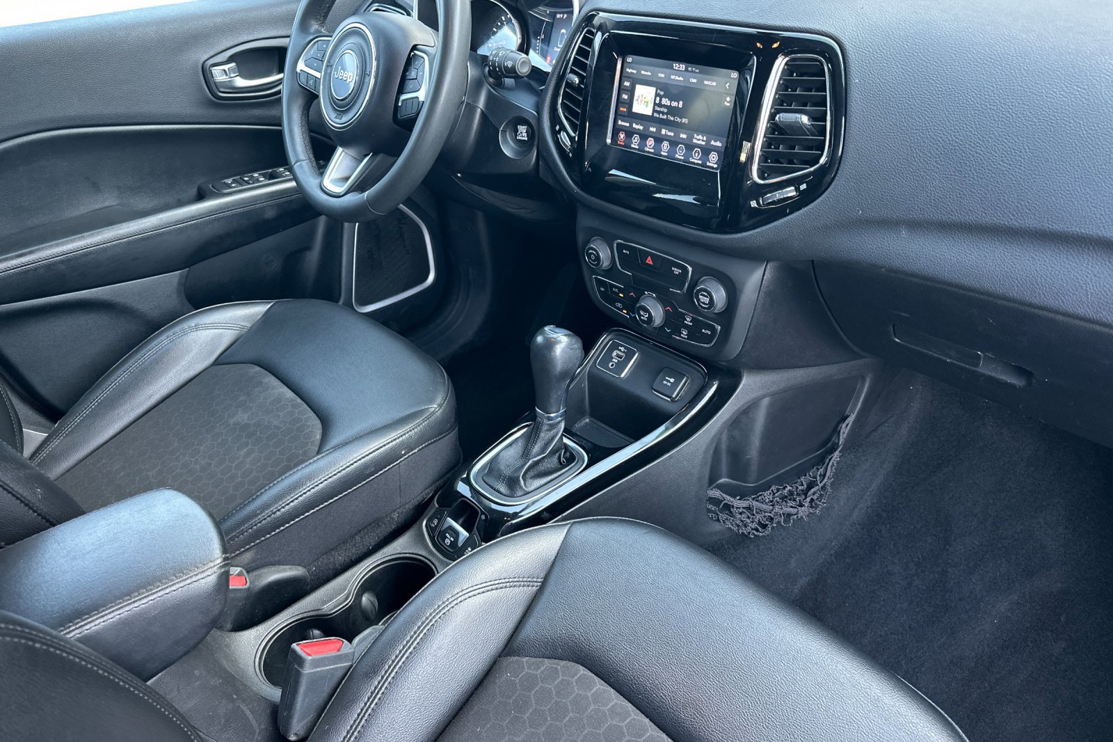 Used 2021 Jeep Compass Latitude image 16