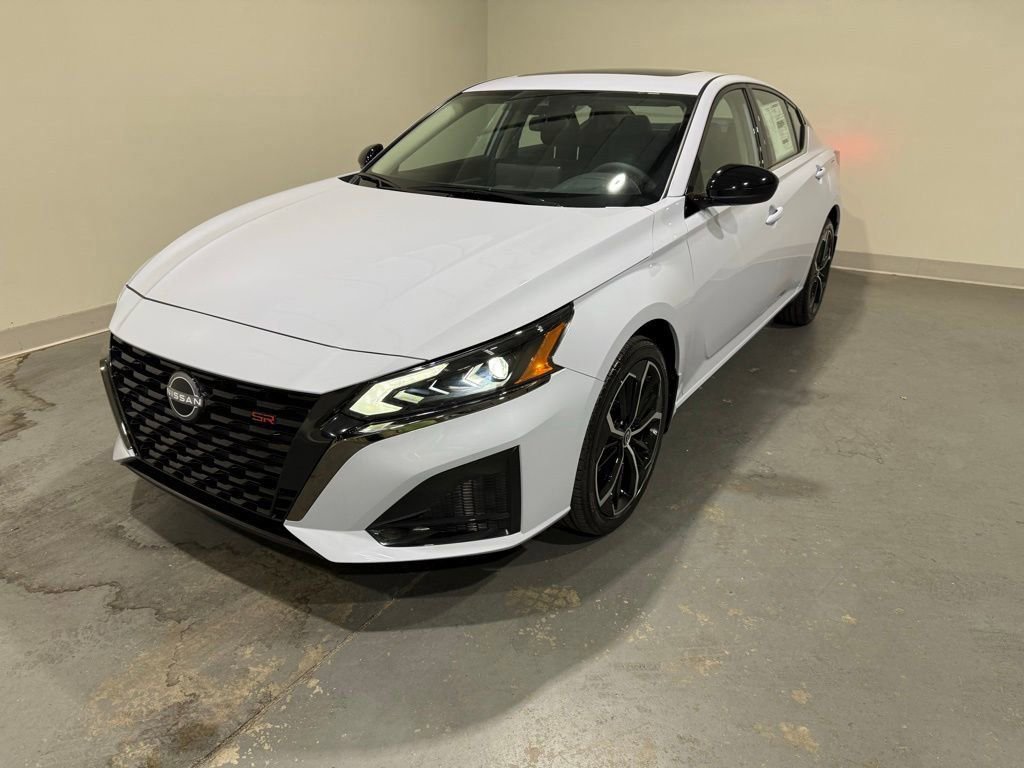 New 2025 Nissan Altima 2.5 SR image 3