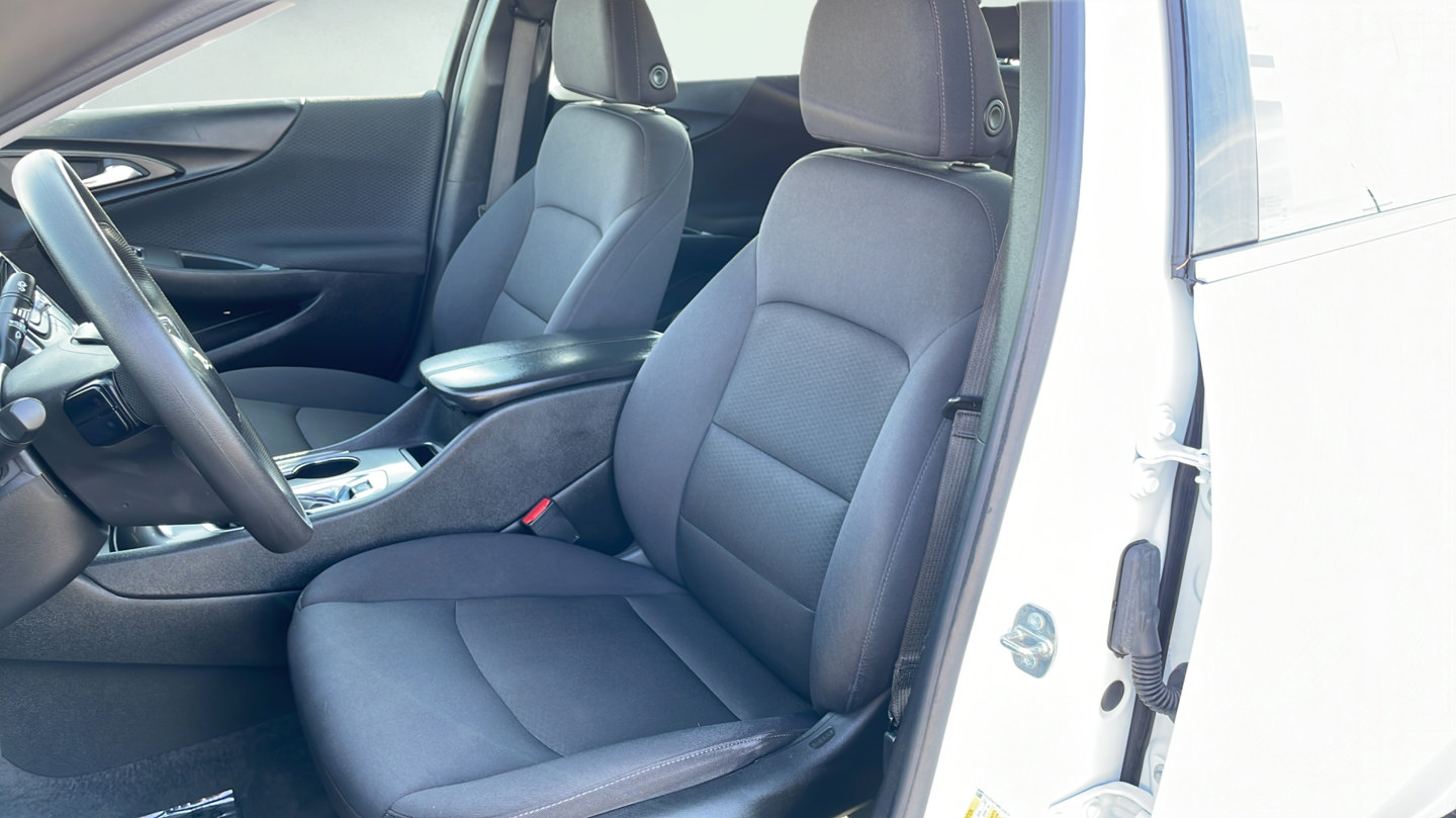 Used 2024 Chevrolet Malibu LT FWD image 17