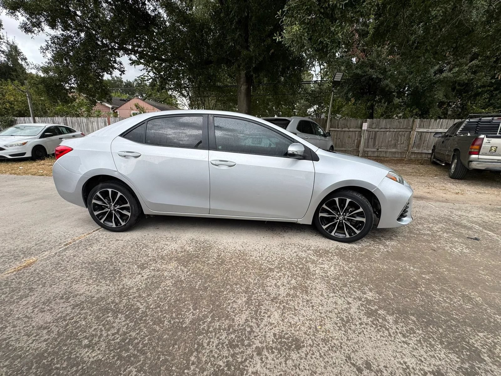 Used 2017 Toyota Corolla SE FWD image 5