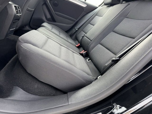 Used 2014 Volkswagen Golf 4-Door image 8