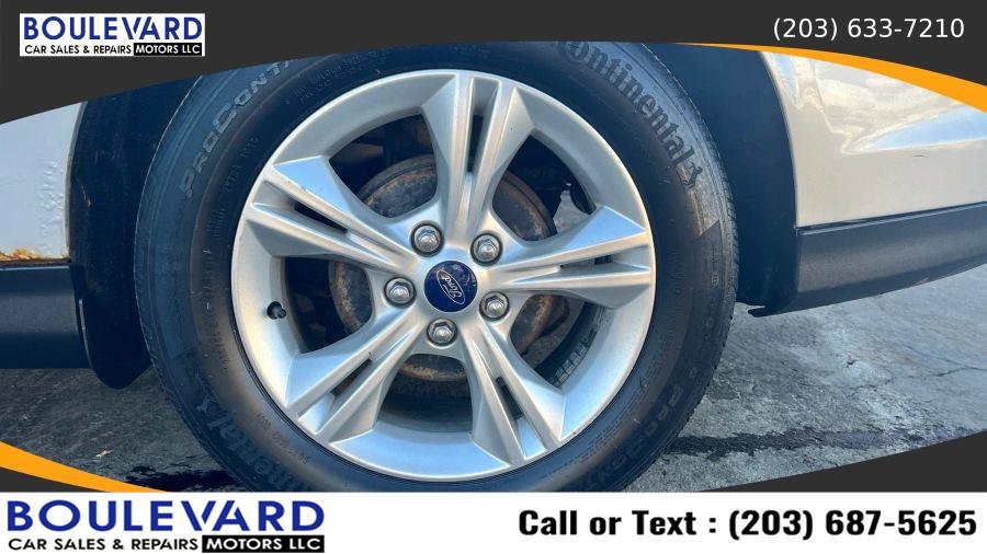 Used 2013 Ford Focus SE FWD image 24