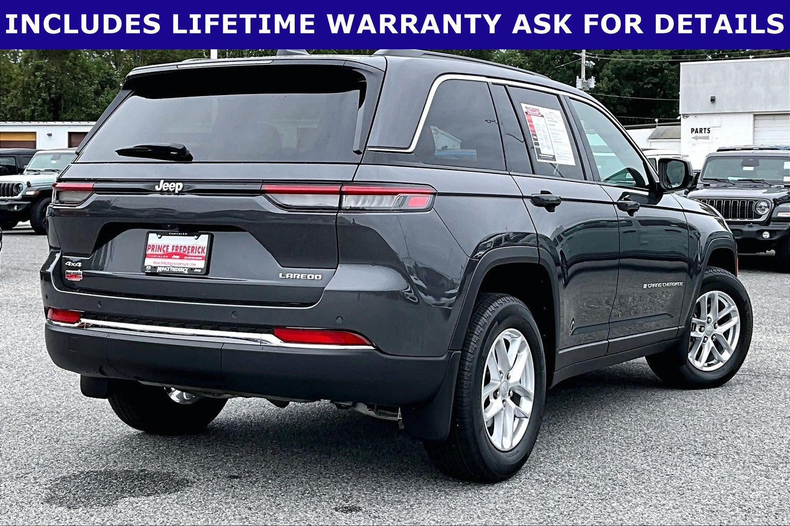 Used 2025 Jeep Grand Cherokee 4WD image 10