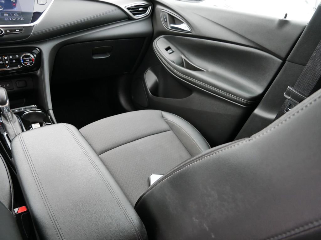 Used 2022 Buick Encore GX Select image 15