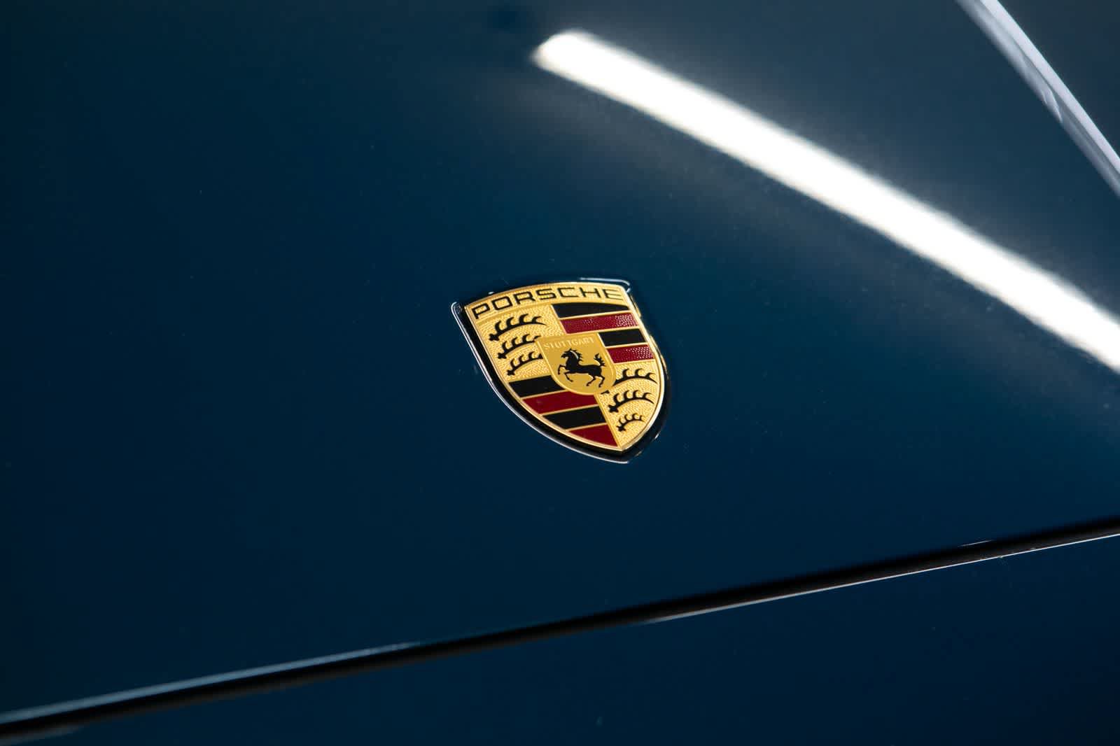 Certified 2024 Porsche Cayenne Coupe AWD/4WD image 17