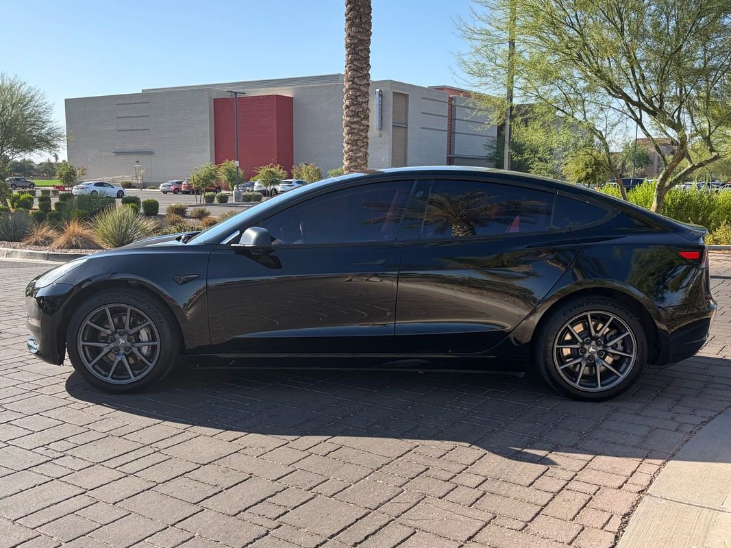 Used 2018 Tesla Model 3 Mid Range RWD image 5