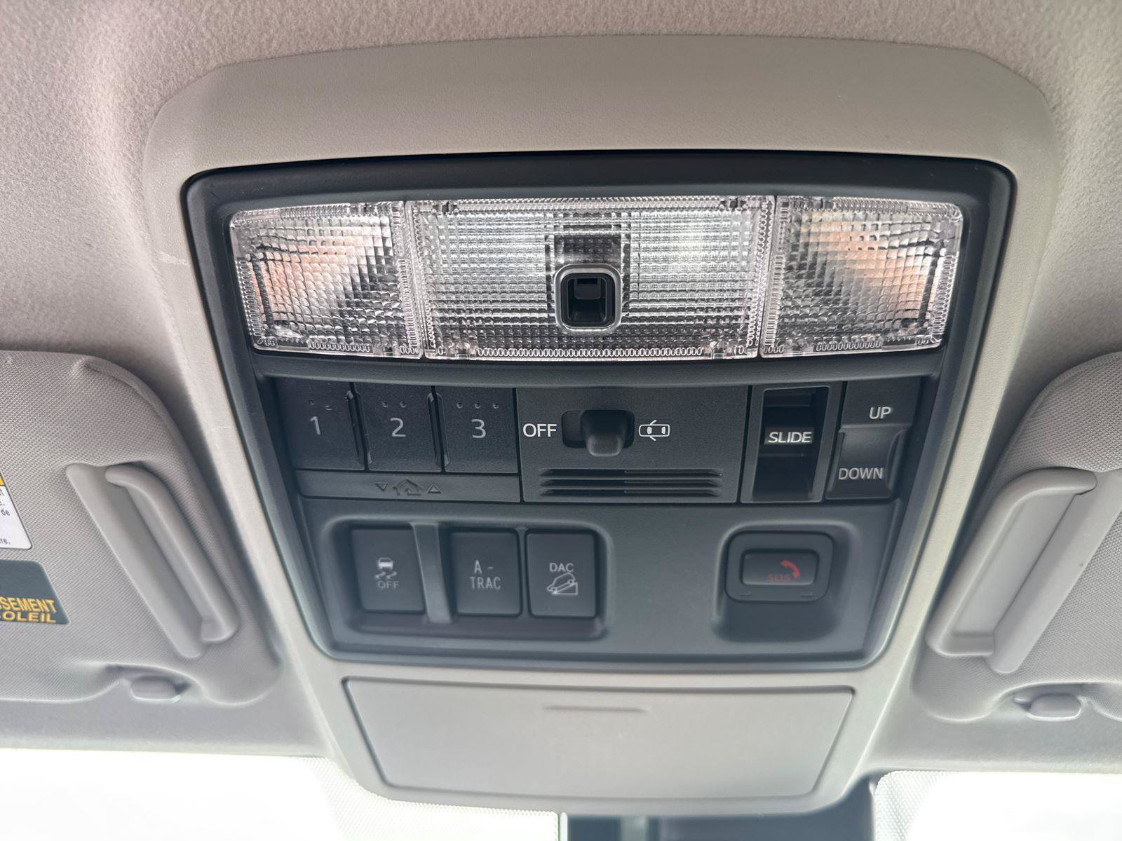 Used 2022 Toyota 4Runner SR5 Premium w/ Moonroof Package AWD/4WD image 24