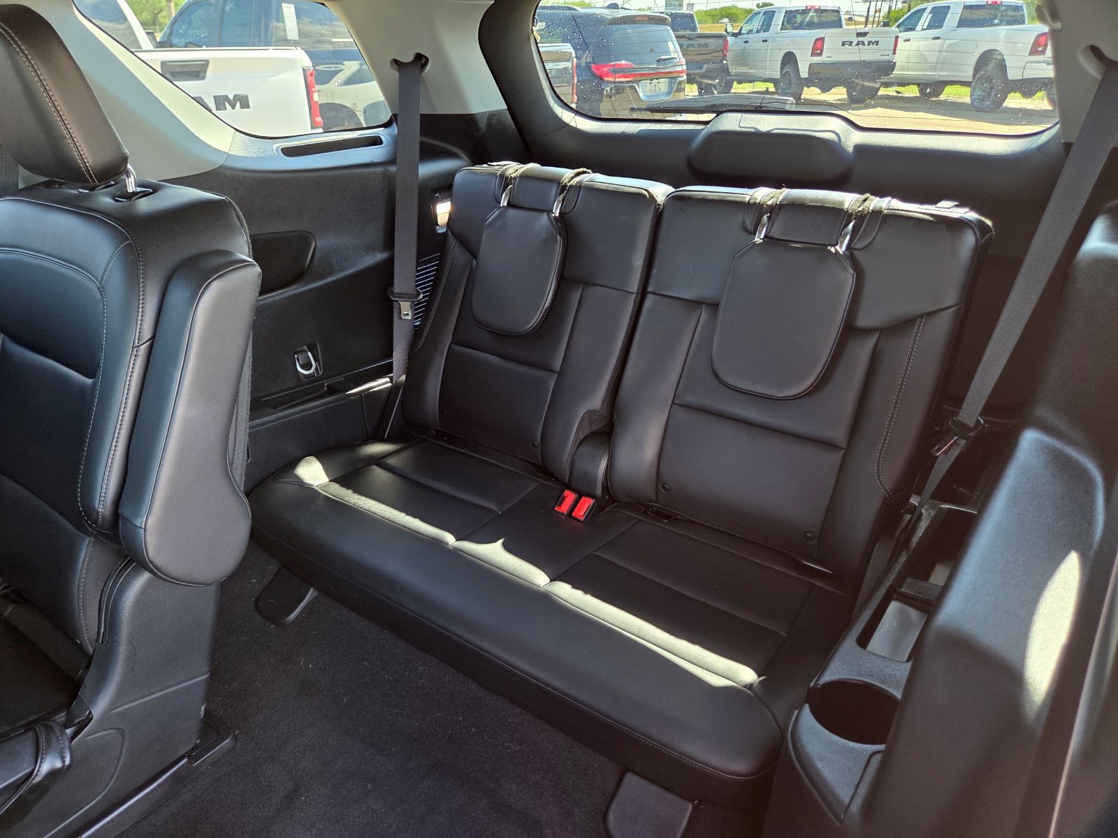 Used 2023 Ford Explorer XLT w/ Equipment Group 202A RWD image 23