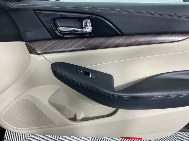 Used 2017 Nissan Maxima Platinum w/ Medallion Package FWD image 13
