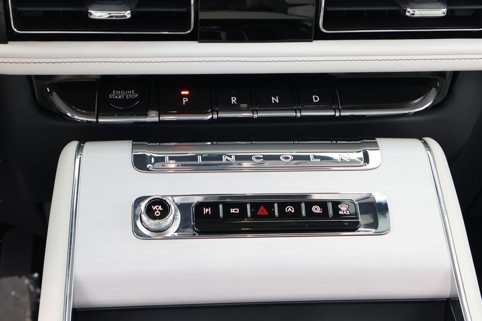 Used 2025 Lincoln Aviator Reserve w/ Luxury Package AWD/4WD image 18