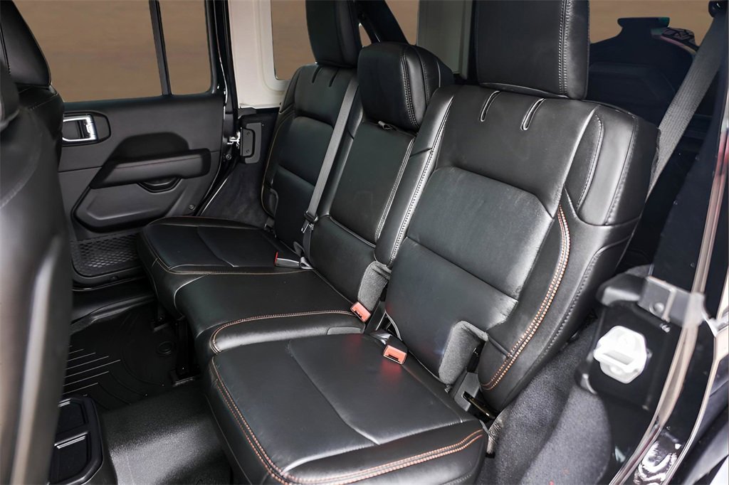 Used 2021 Jeep Wrangler Unlimited Rubicon w/ Xtreme Recon 35" Tire Package image 25