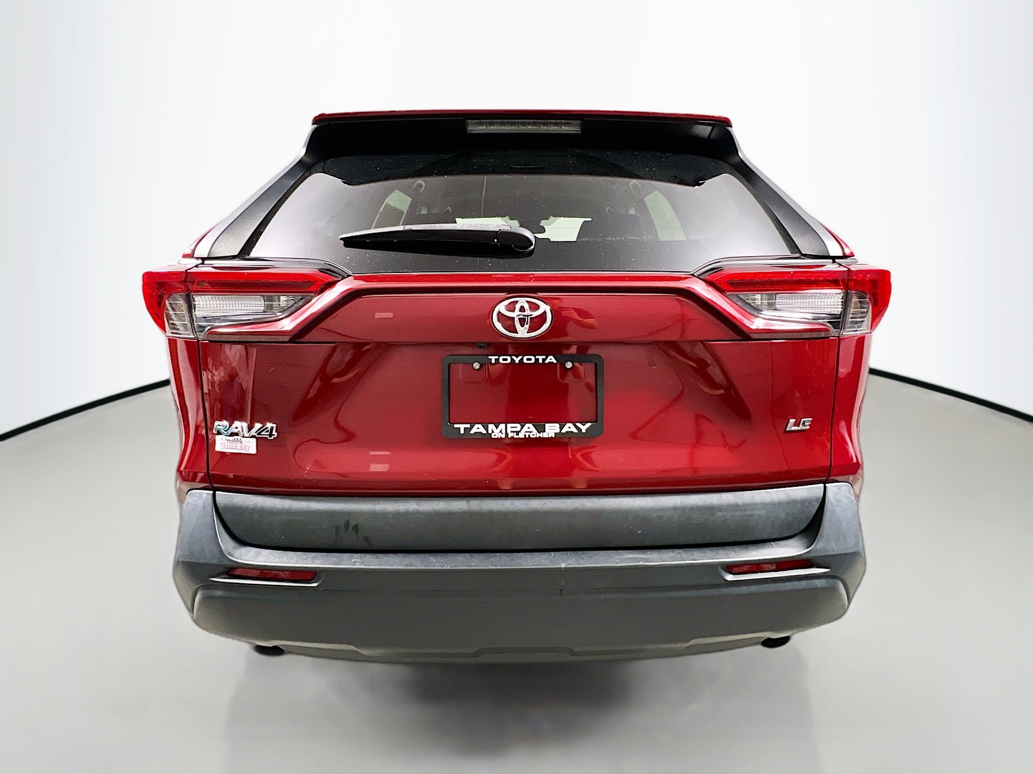 Used 2021 Toyota RAV4 LE image 6
