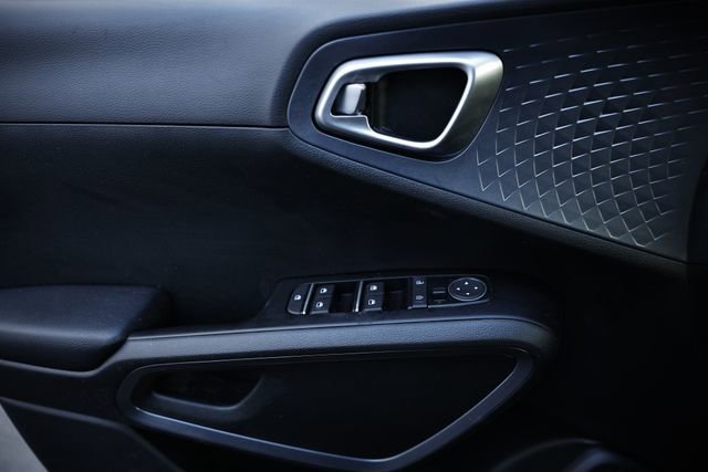 Used 2023 Kia Soul EX image 14