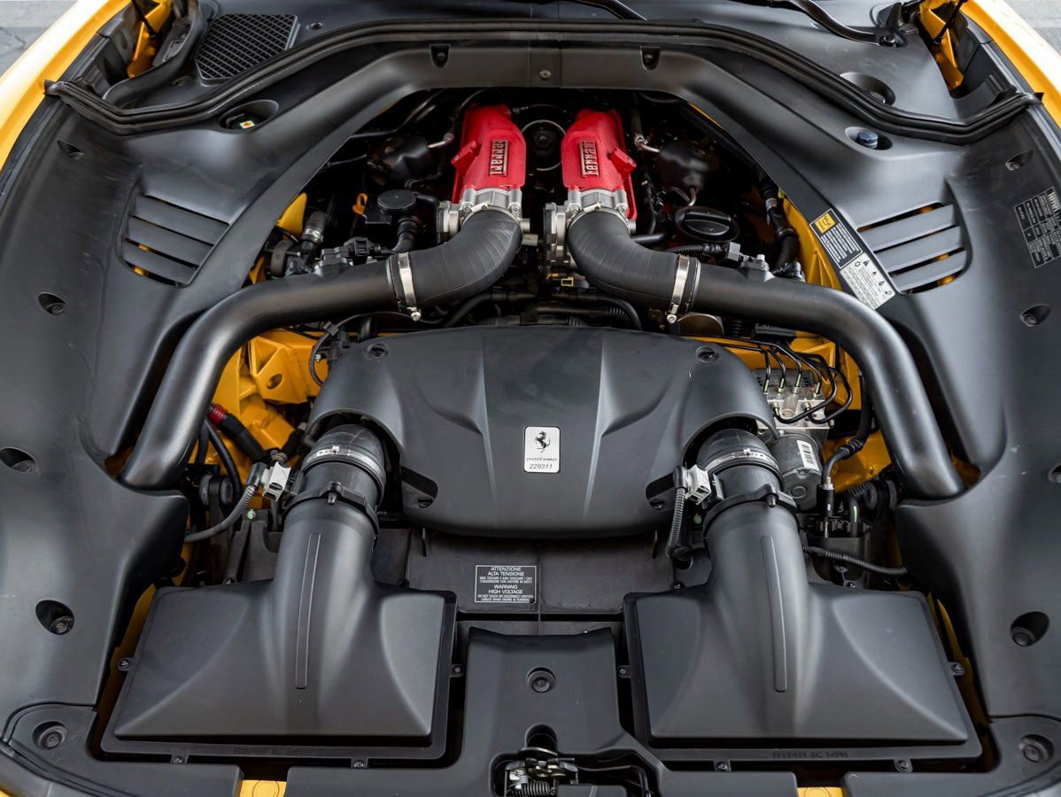 Used 2018 Ferrari California T image 31