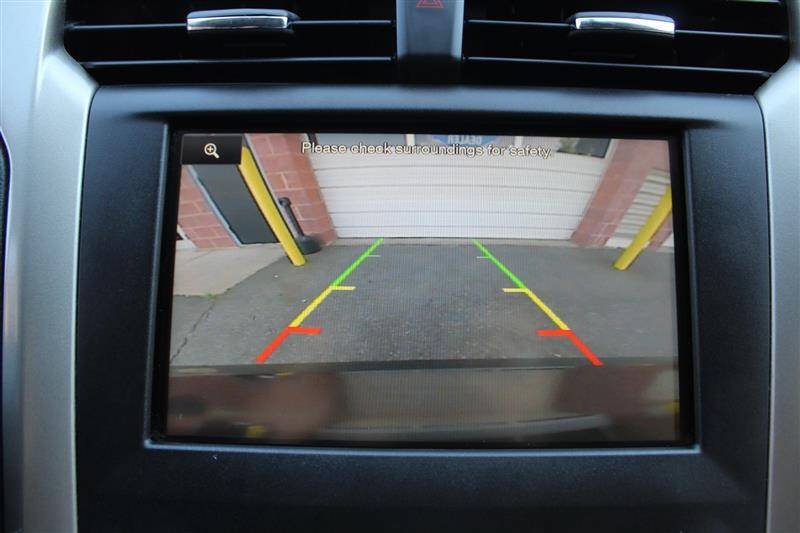 Used 2016 Ford Fusion SE w/ Equipment Group 202A FWD image 19