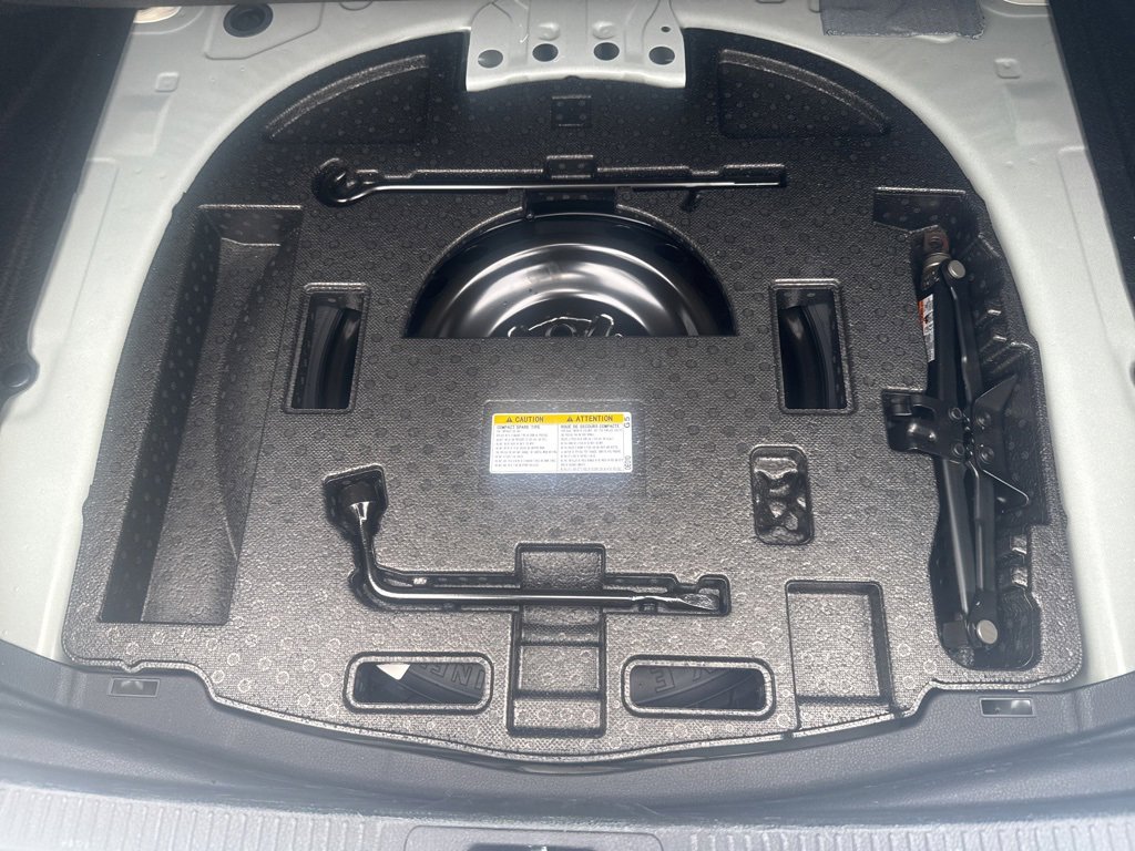 Used 2023 Toyota Camry XSE image 13