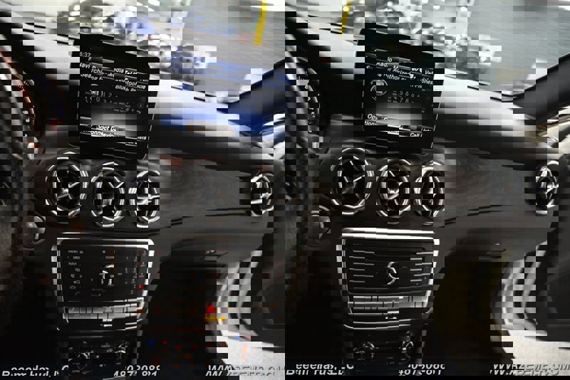 Used 2018 Mercedes-Benz GLA 250 4MATIC w/ Premium Package image 30