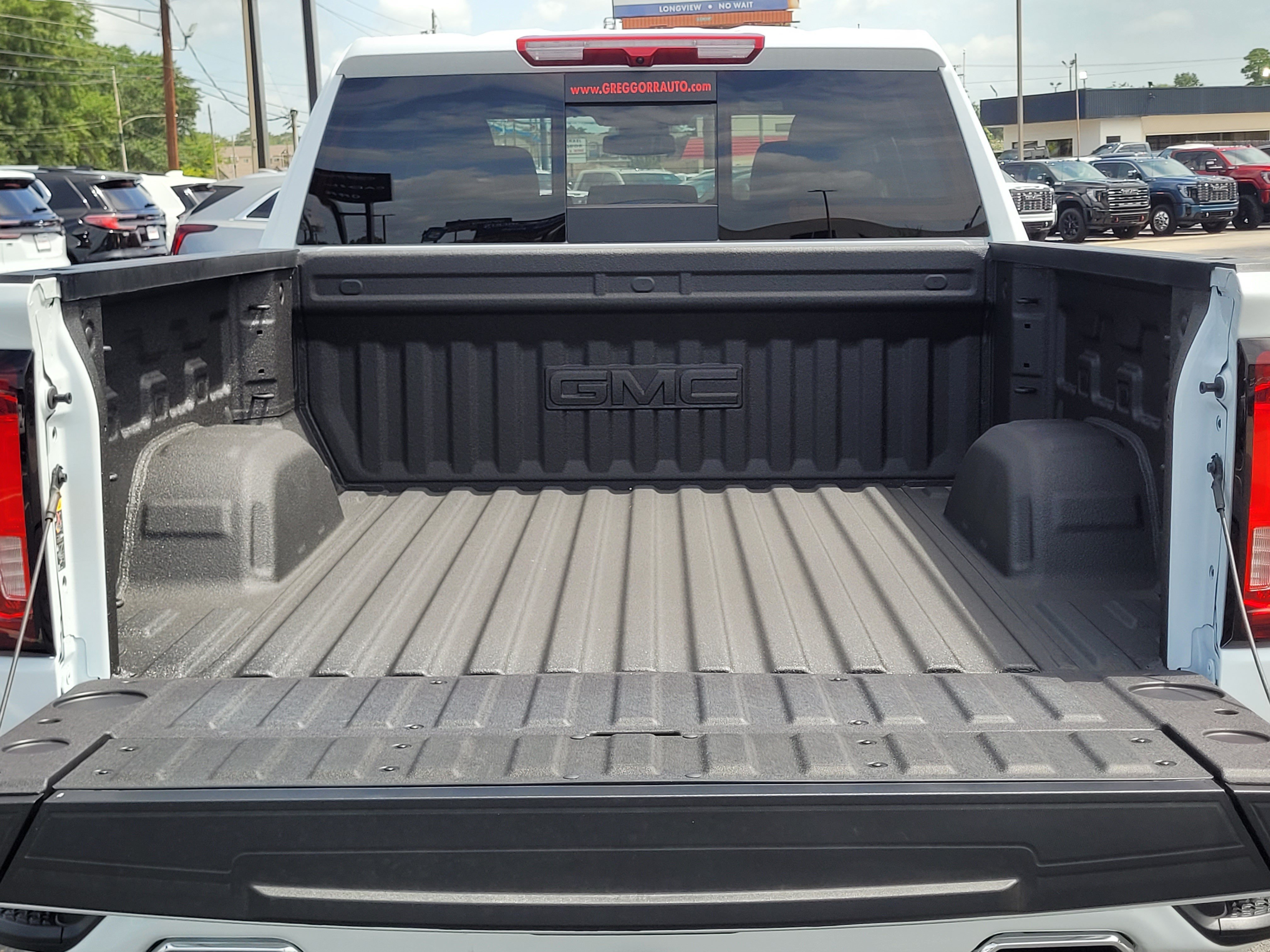New 2026 GMC Sierra 1500 Denali w/ Denali Reserve Package AWD/4WD image 9