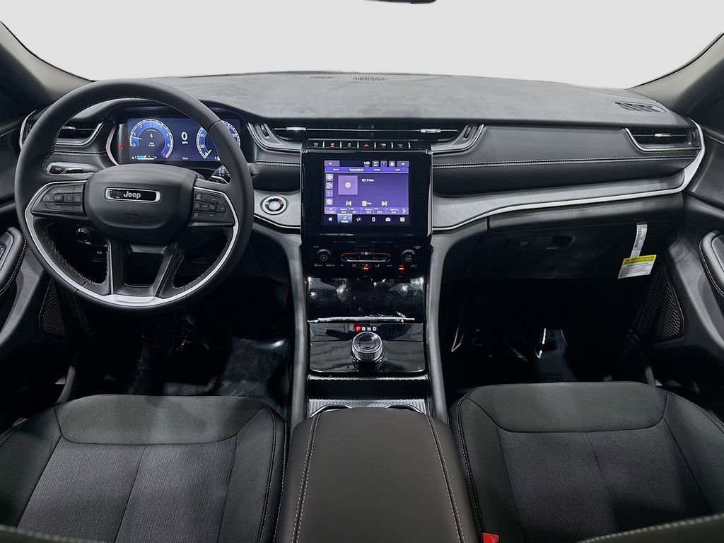 New 2025 Jeep Grand Cherokee L Laredo image 28