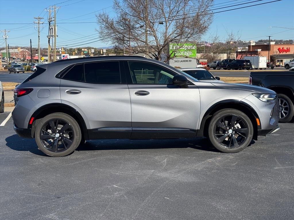 Used 2021 Buick Envision Essence w/ Technology Package I image 2