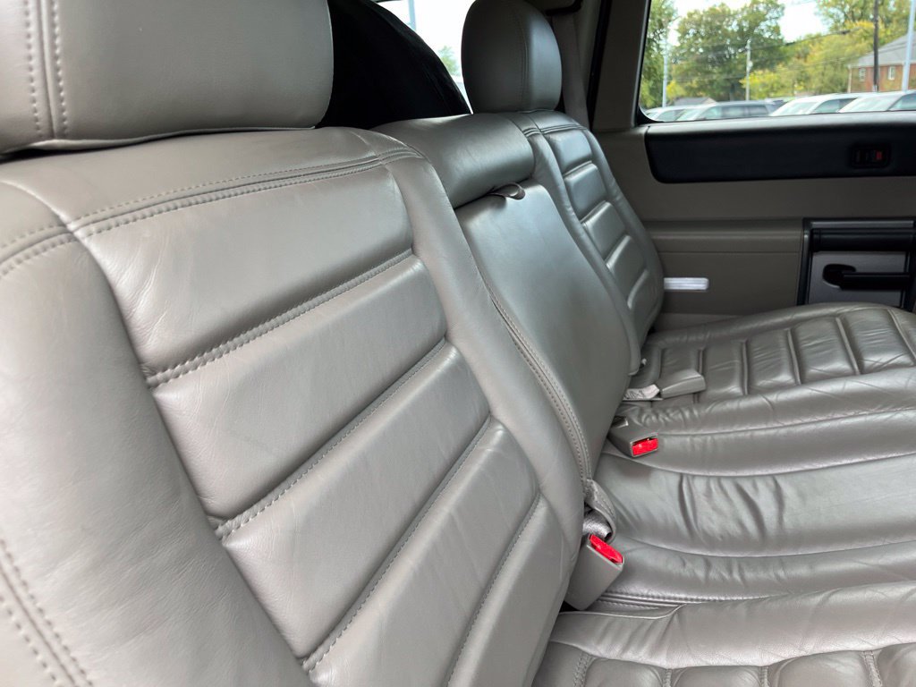 Used 2003 HUMMER H2 w/ Preferred Equipment Group AWD/4WD image 40