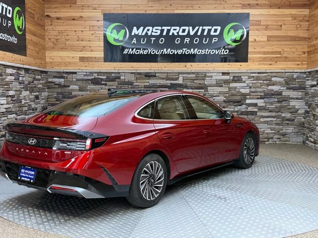 Used 2025 Hyundai Sonata Limited FWD image 11