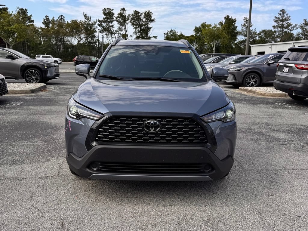 Used 2024 Toyota Corolla Cross LE FWD image 2