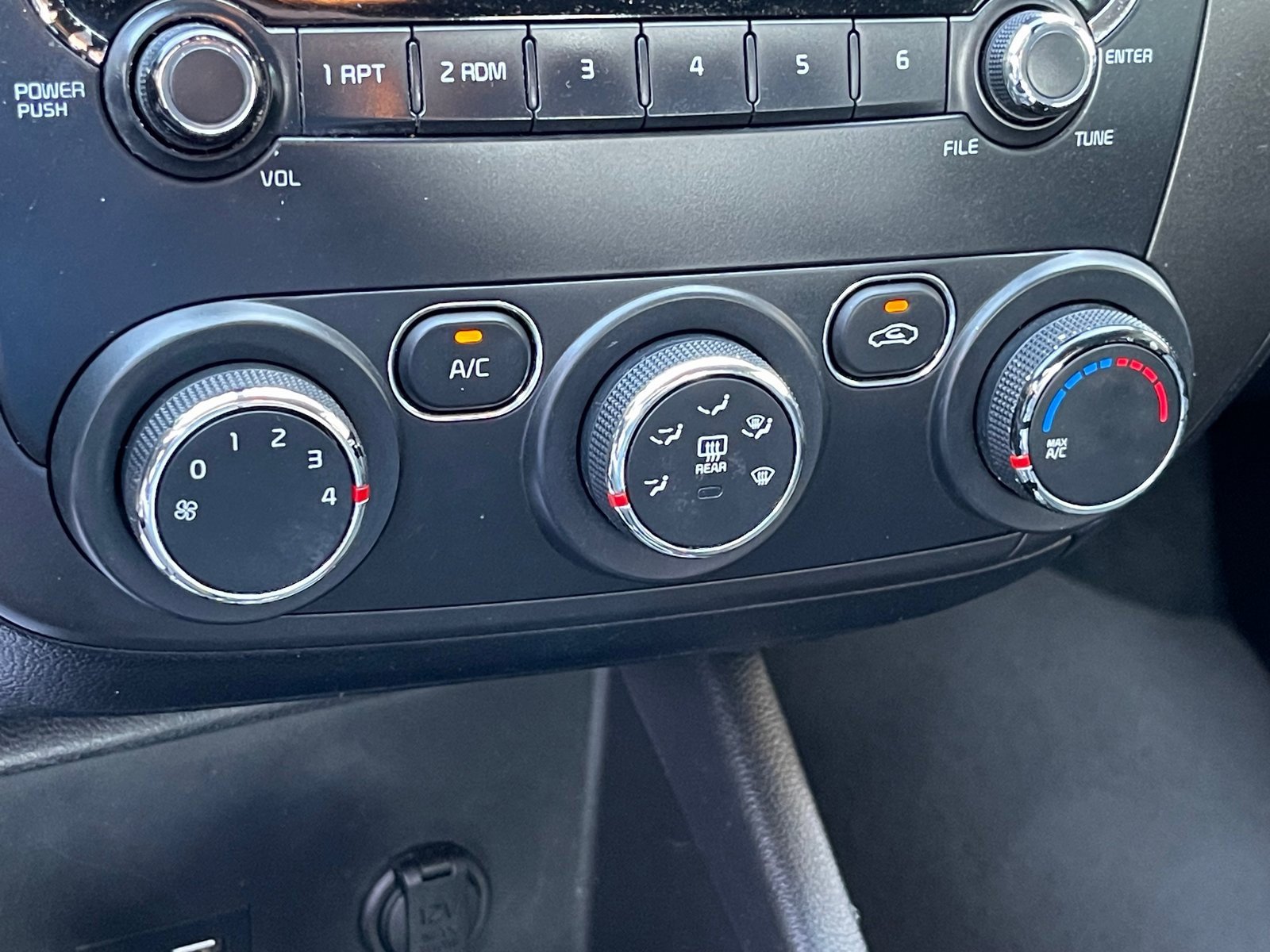 Used 2017 Kia Forte LX image 28